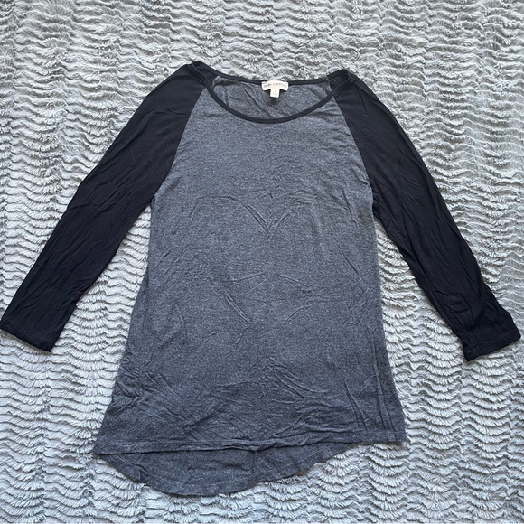 Flowy Asymmetrical Top - Picture 1 of 3